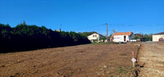 Terrain à bâtir à Saint-Yrieix-sur-Charente, Nouvelle-Aquitaine