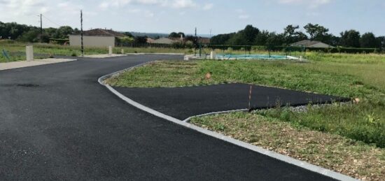 Terrain à bâtir à Ruelle-sur-Touvre, Nouvelle-Aquitaine