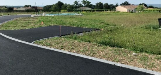 Terrain à bâtir à , Charente