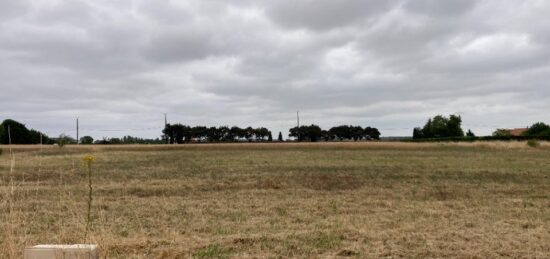 Terrain à bâtir à , Charente