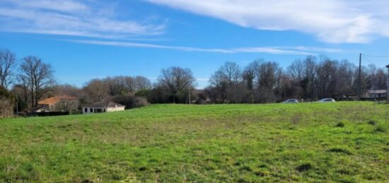 Terrain à bâtir à , Charente